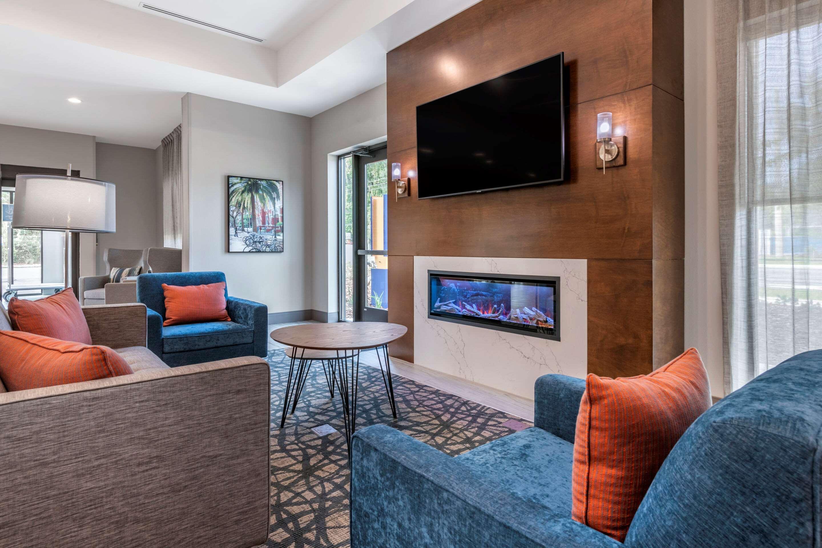 Comfort Suites Gainesville Near University Ngoại thất bức ảnh